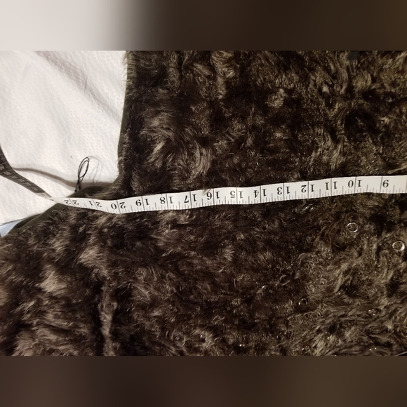 NWT GORGEOUS BCBG FUZZY FURY GROMET DETAILED PLAIN BACK SWEATER - Picture 10 of 13